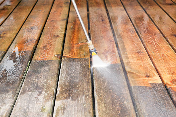 Best Pool Deck Cleaning in Loogootee, IN